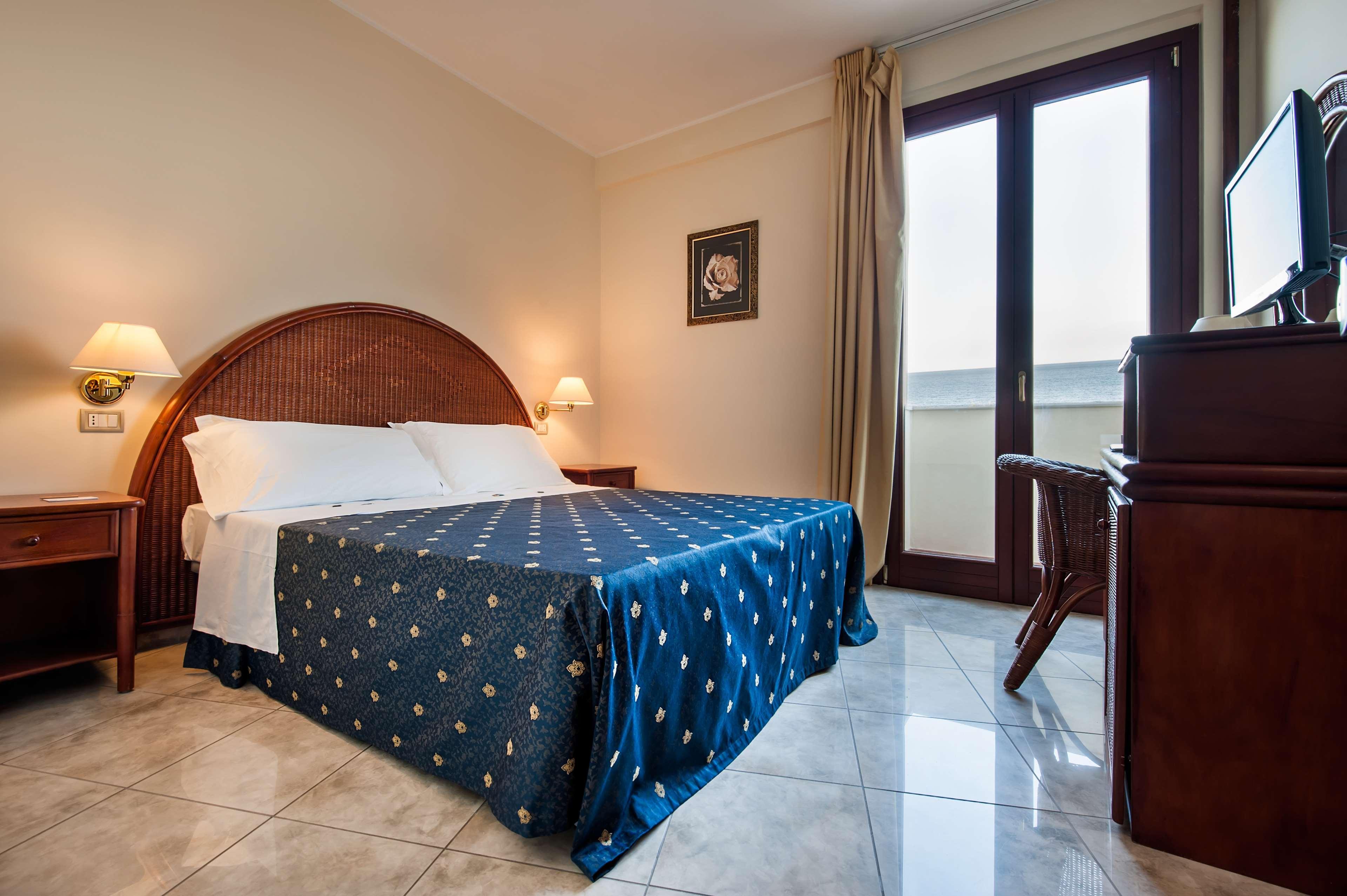 Apulia Hotel Taranto Ara Solis Lido Azzurro Eksteriør bilde